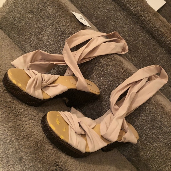 New Ankle wrap sandals - Picture 4 of 6